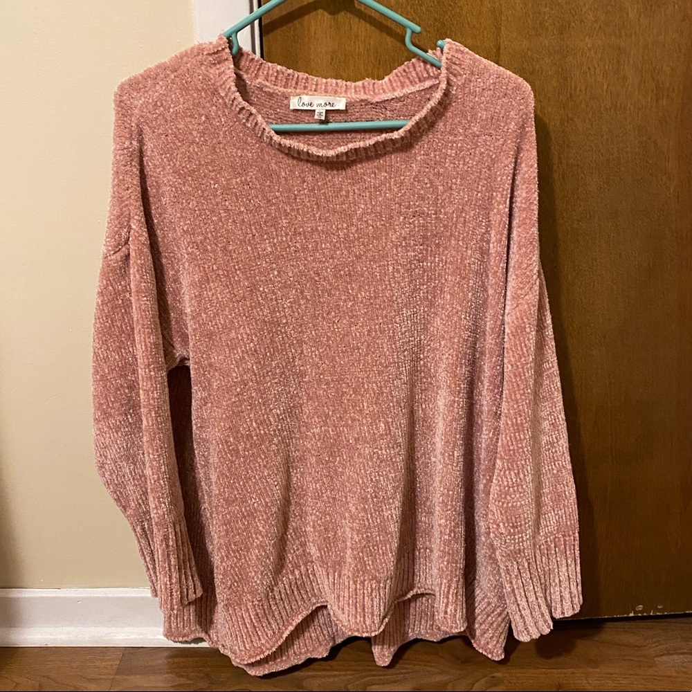 Women’s boutique light pink sweater 2x but fits like a large-X-Large